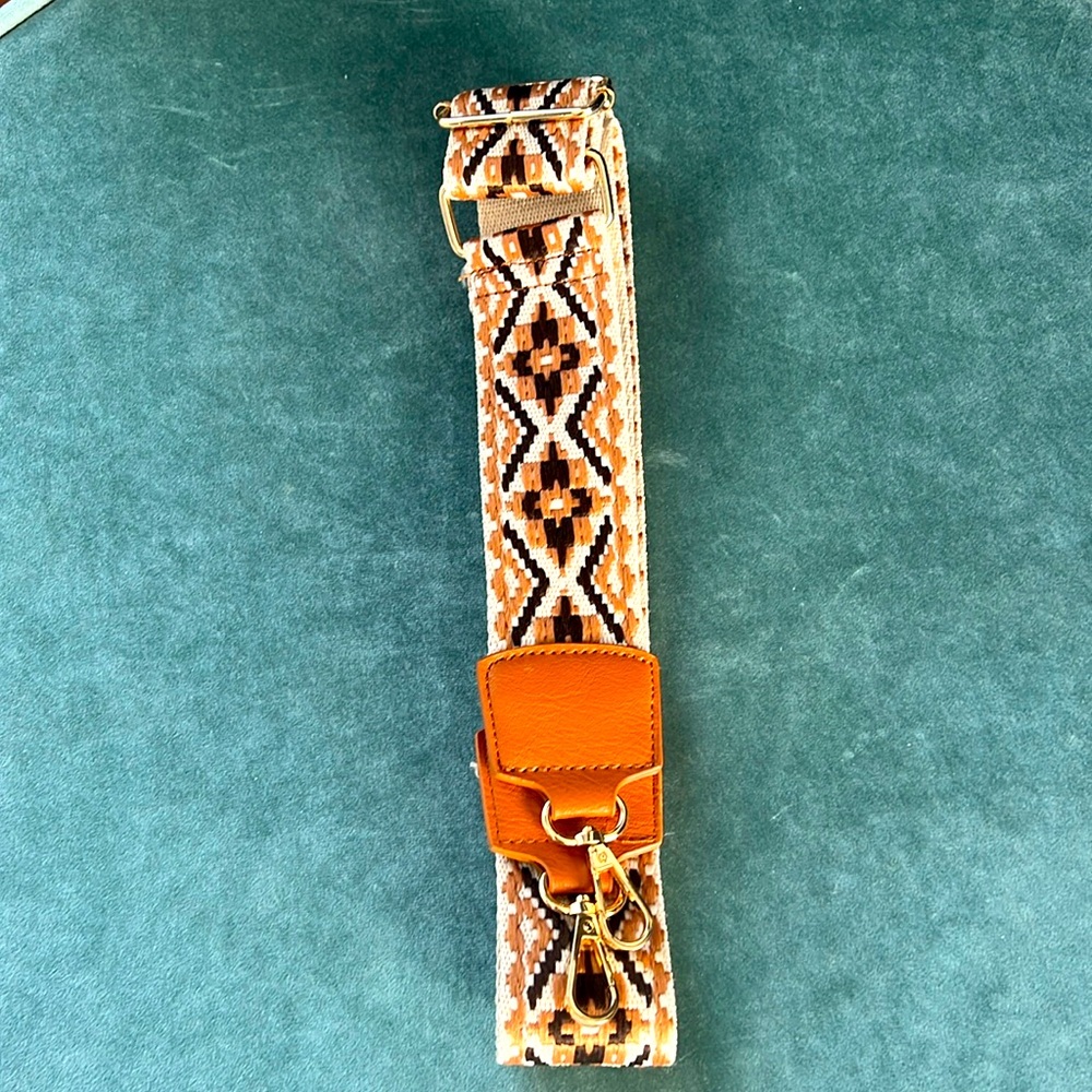 Fashion adjustable wide strap
multicolor, gold tone, hardware
